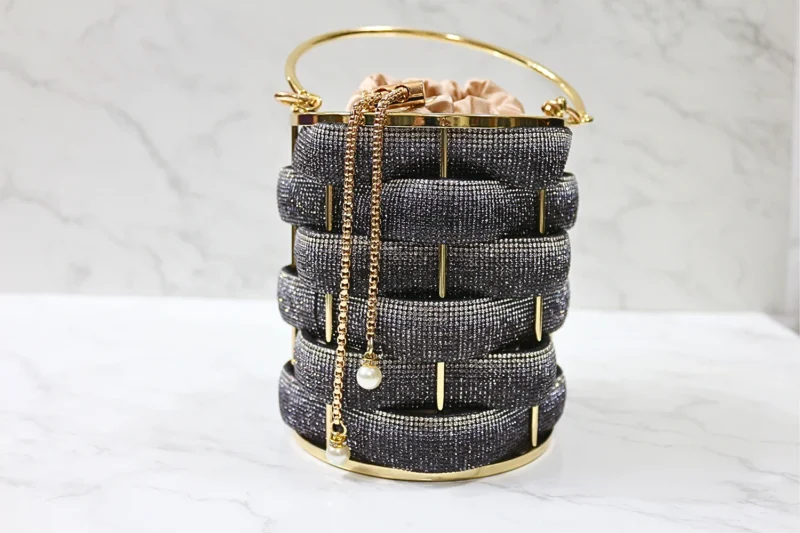 Black Shiny tub clutch